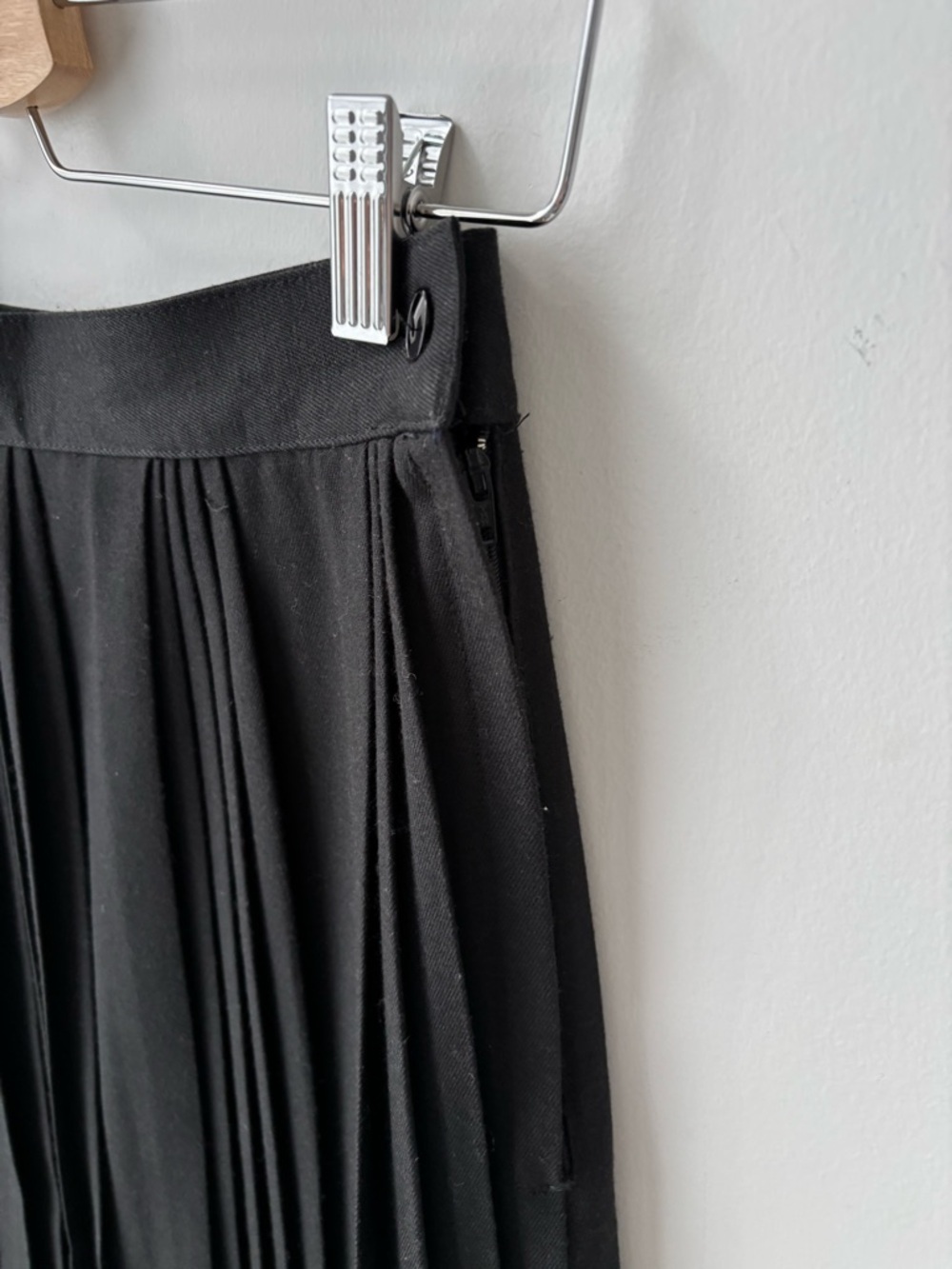 Vintage high waist Black Pleated Midi Skirt Size 10 Minimalist Classic A-Line - Picture 5 of 12